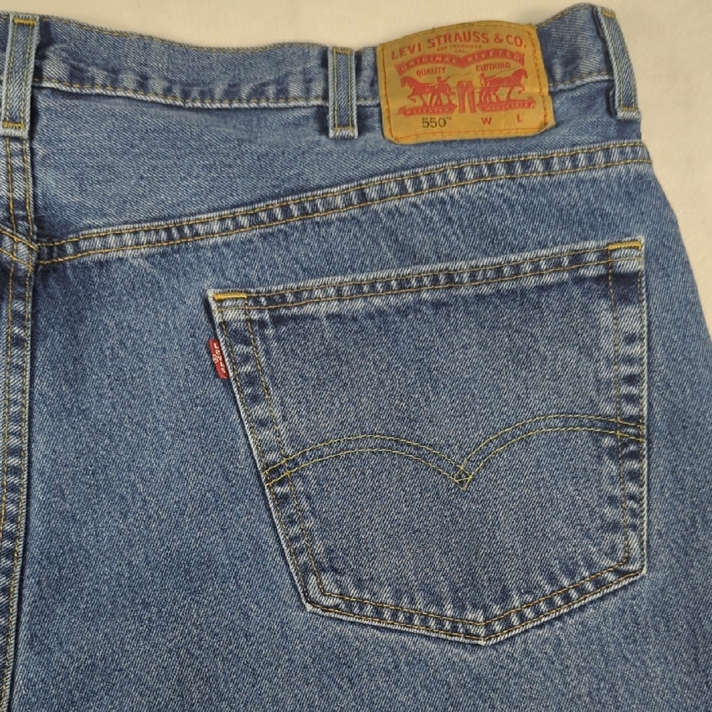 Levi's 550 Tapered Relaxed Fit Medium Wash Mens Jeans Size‎ 44